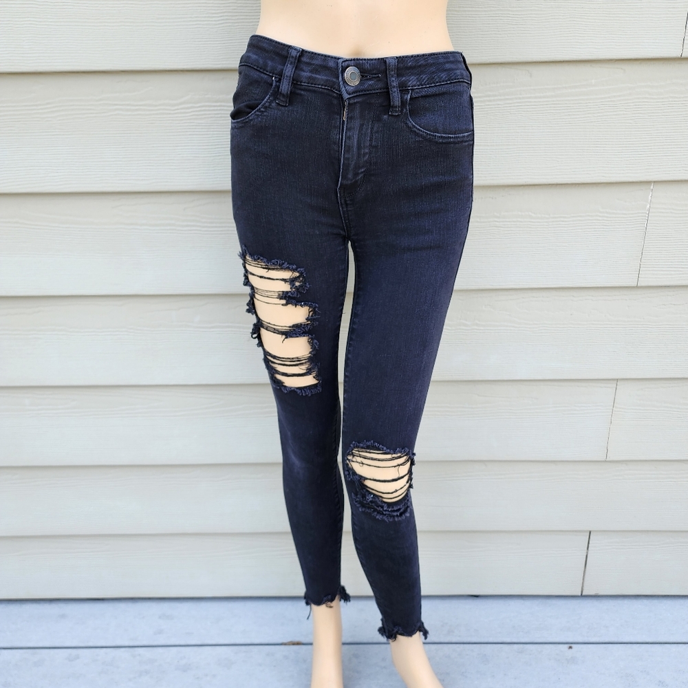 AMERICAN EAGLE | Black Distressed Ne(x)t Level Stress Hi-Rise Jegging
